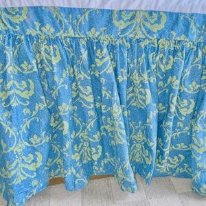 COMPANY C bed skirt/New/Florentine 18" drop/King